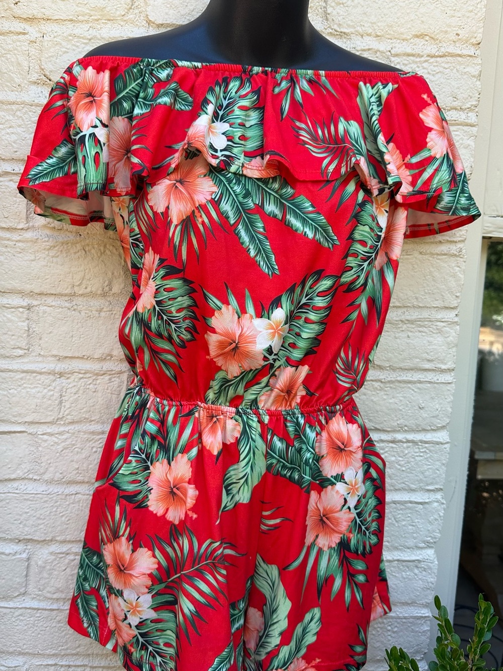 GORGEOUS RED FLORAL ROMPER / SHORT JUMPSUIT ON or OFF THE SHOULDERS